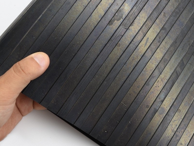 现货供应防滑可定制特殊条纹系列厂家直销耐磨黑色橡胶板促销